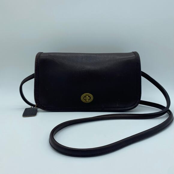 Coach Vintage 90s Chocolate Brown Leather Shoulder Bag Brass Turn Lock Hang Tag - Picture 1 of 15